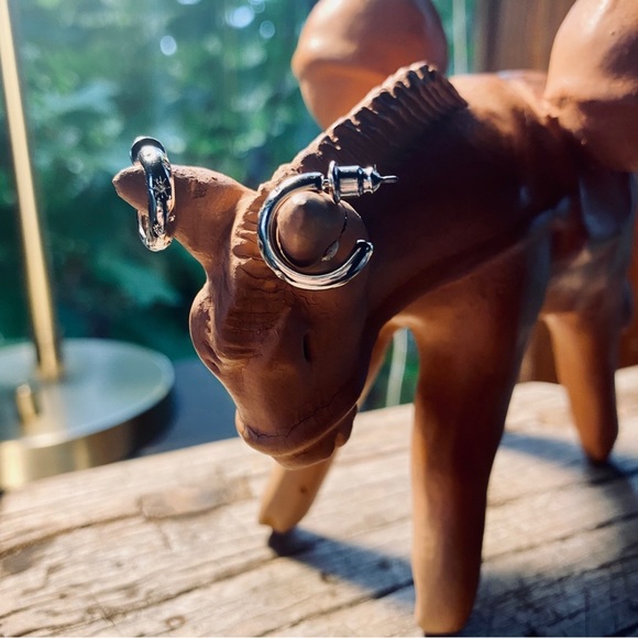 NWOT Silver Open Hoop Earrings - Picture 1 of 6